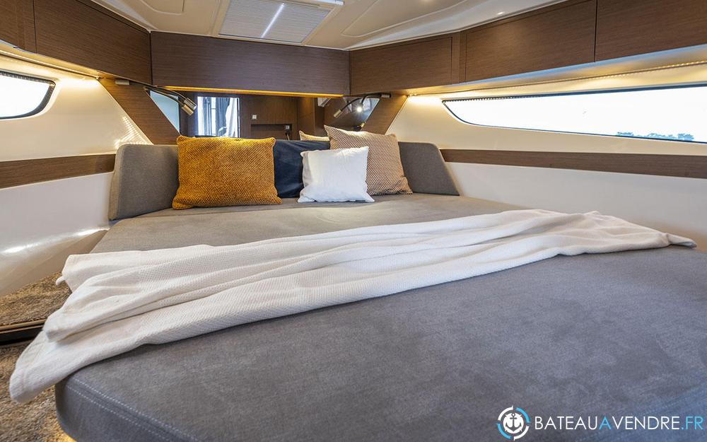 Beneteau Antares 11 OB interieur photo 2