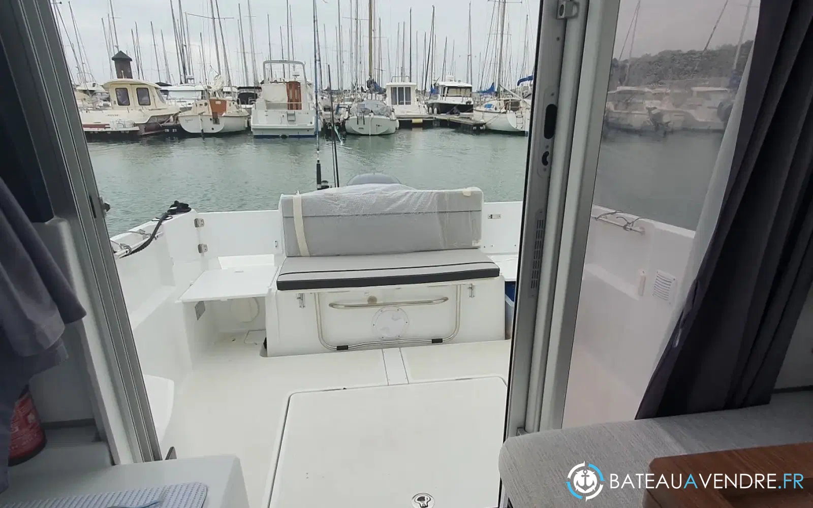 slider 10 Jeanneau Merry Fisher 695