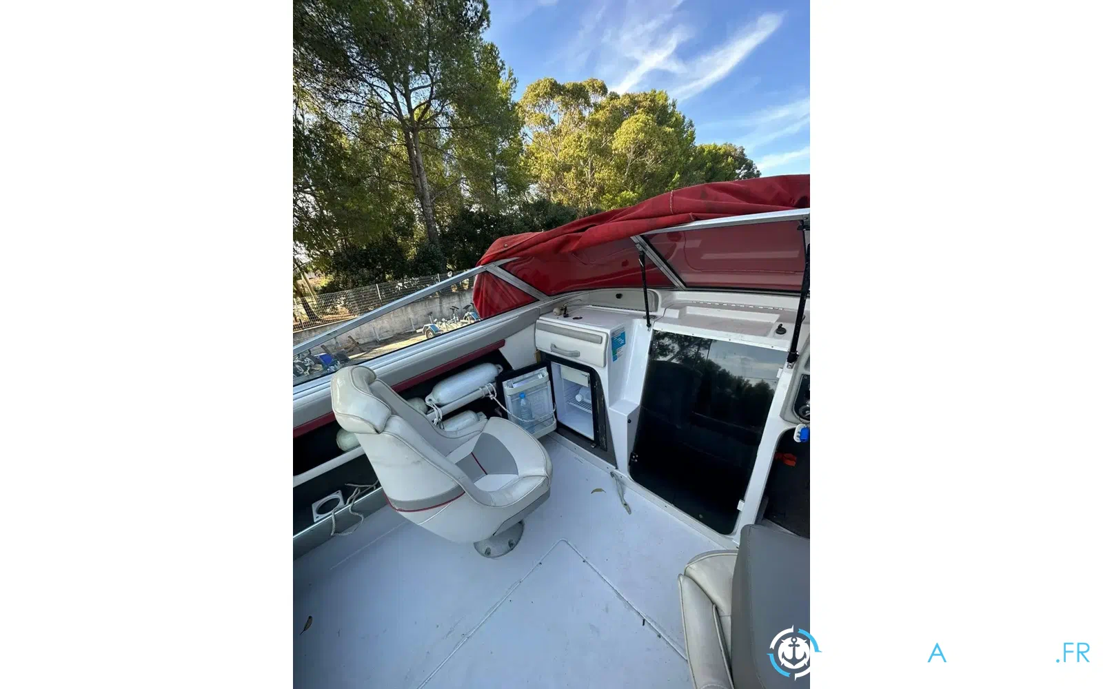 slider 3 Four Winns Sundowner 235