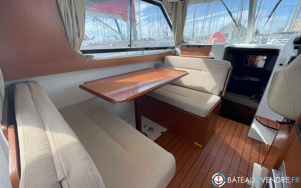 Beneteau Antares 8 interieur photo 5