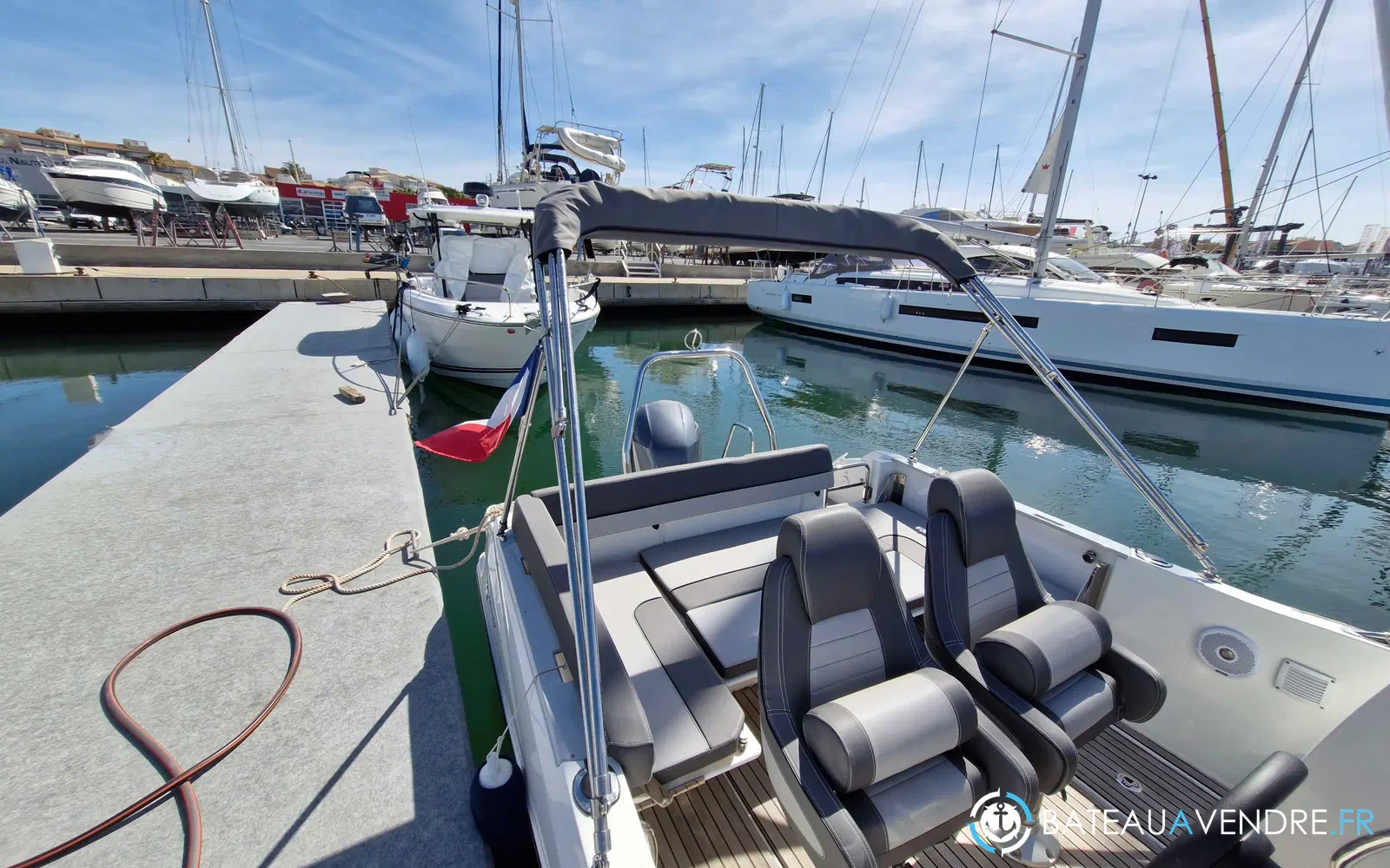 slider 11 Jeanneau Cap Camarat 6.5 WA Serie 3