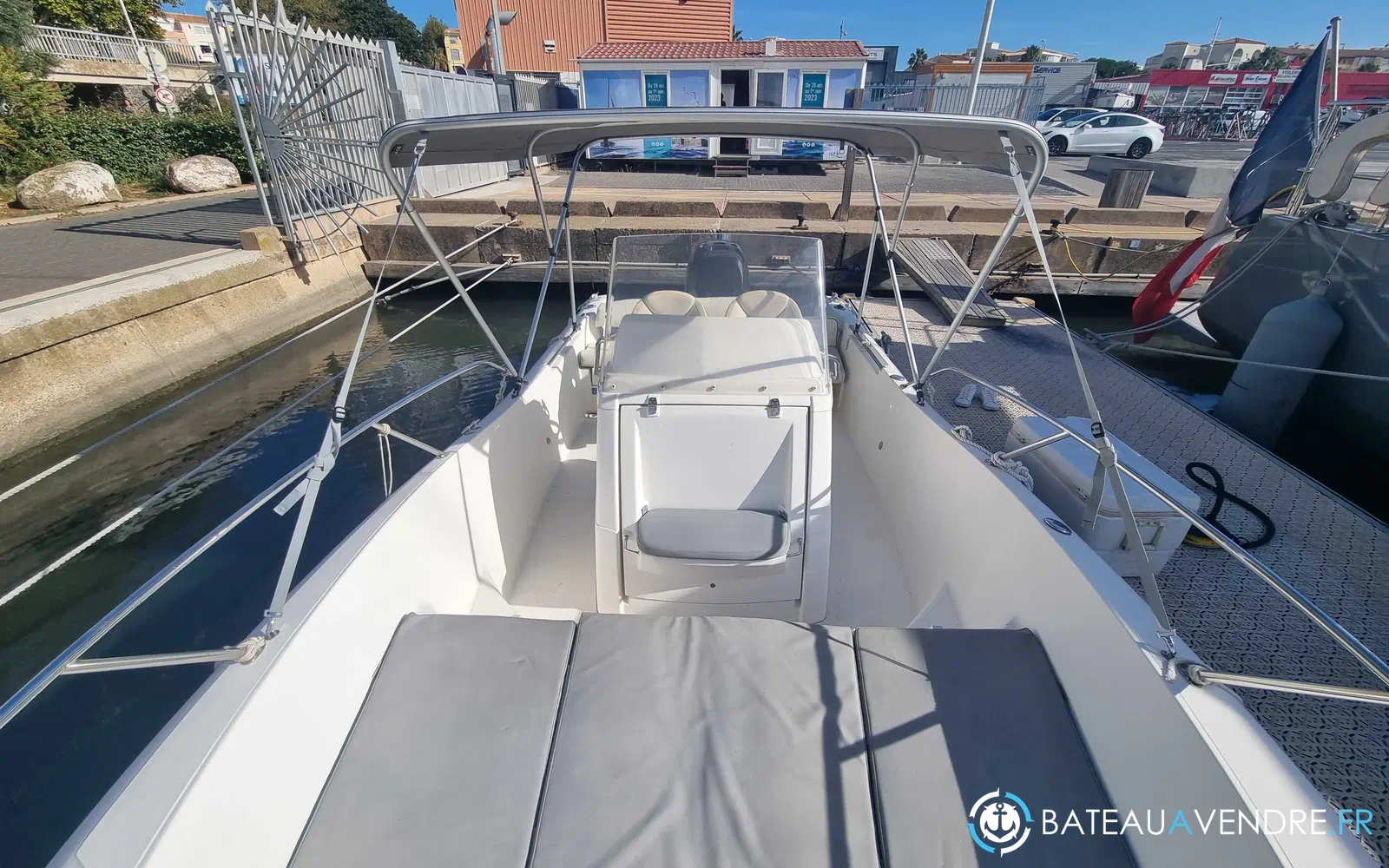 slider 3 Kelt White Shark 226