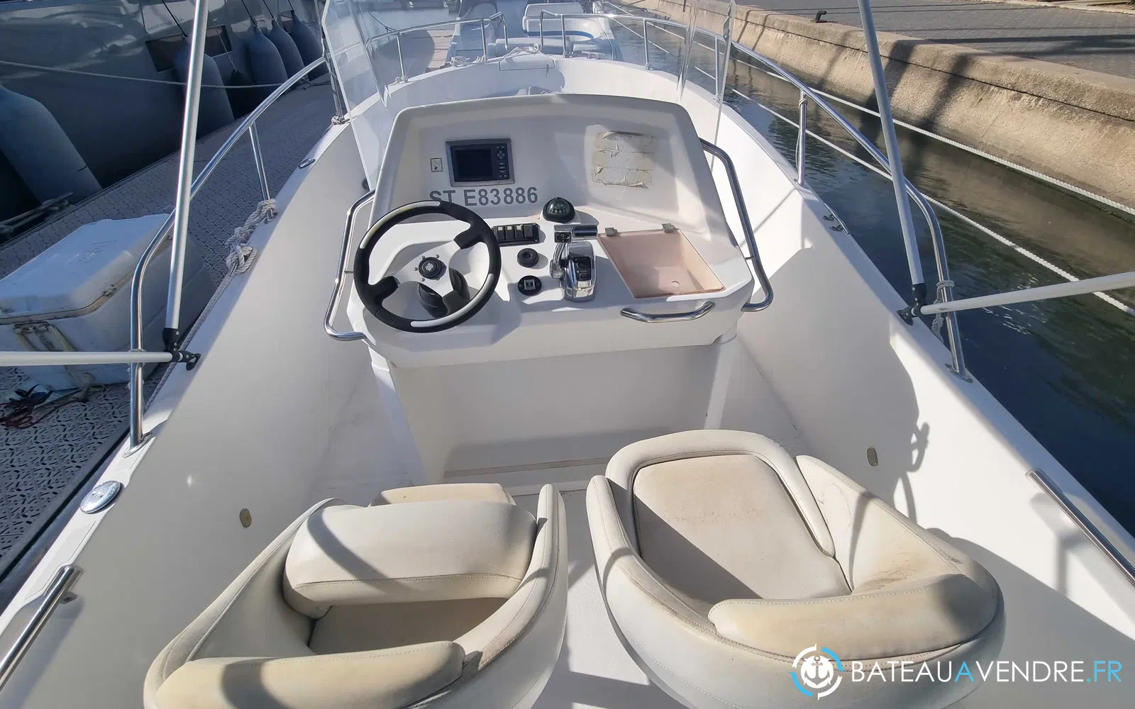 slider 6 Kelt White Shark 226