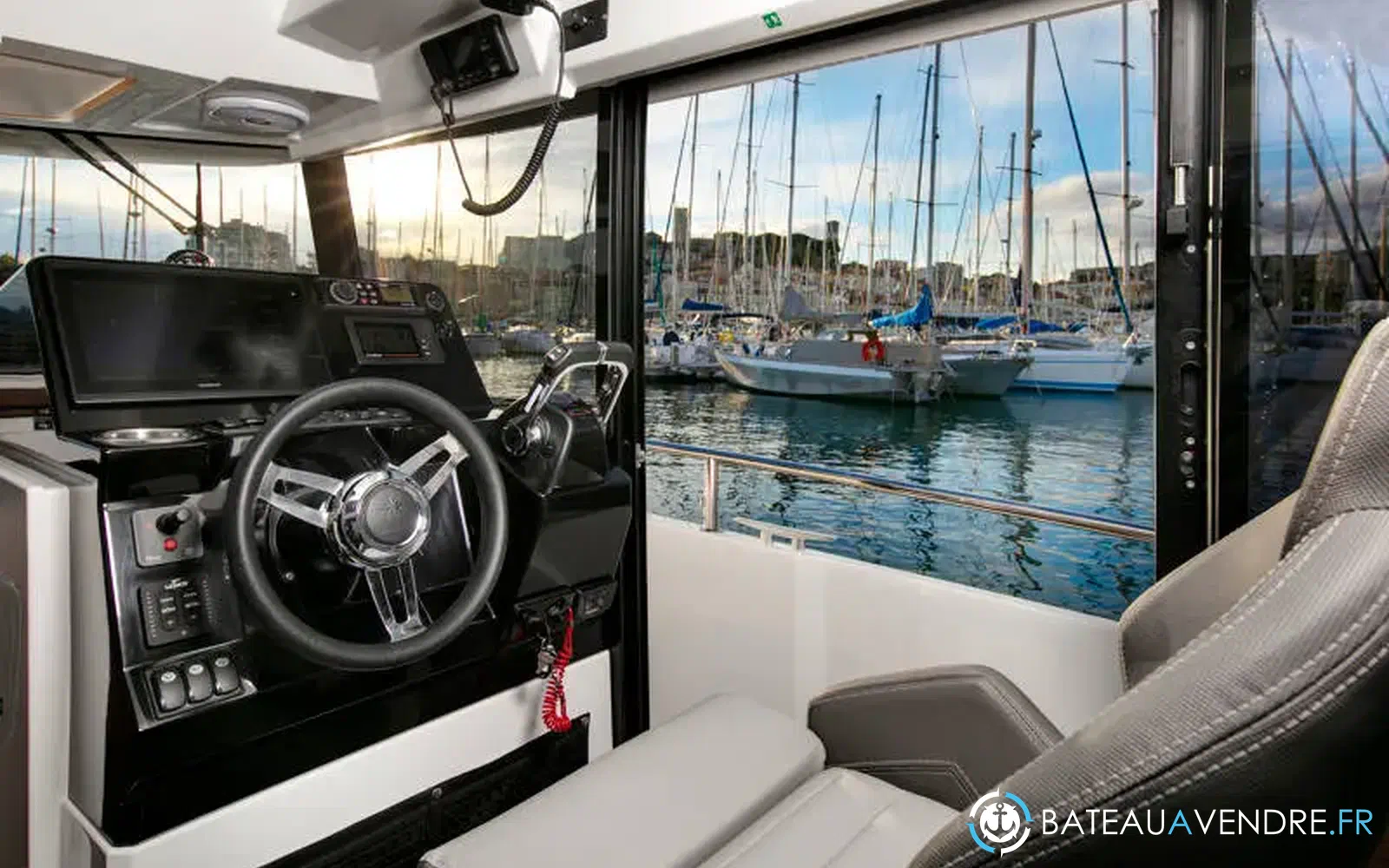 slider 4 Jeanneau Merry Fisher 895 Sport