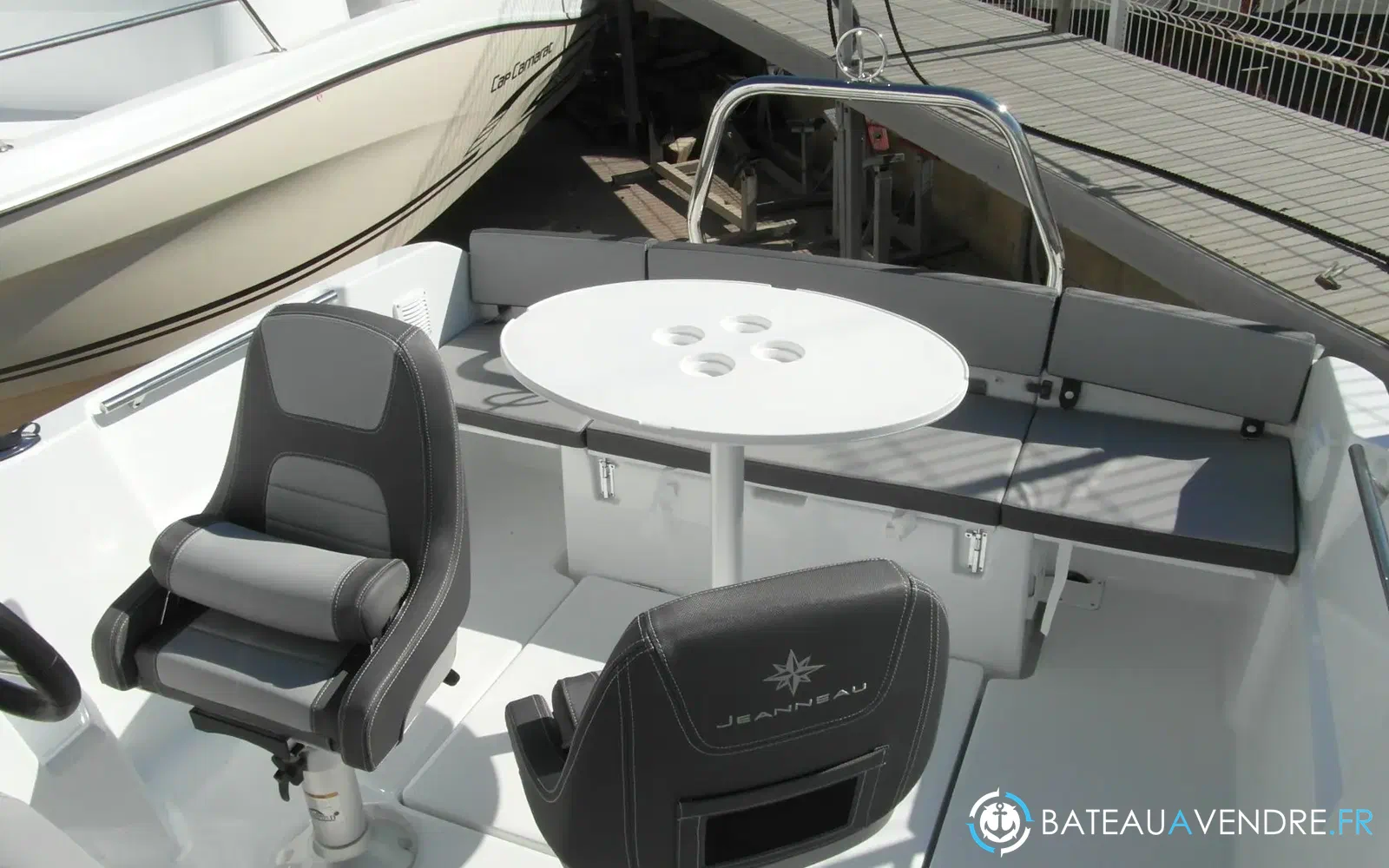 slider 1 Jeanneau Cap Camarat 5.5 WA Serie 2