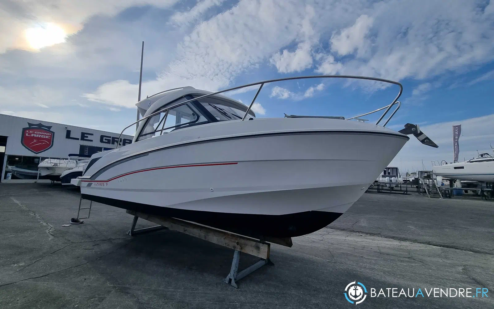 slider 1 Beneteau Antares 7 OB