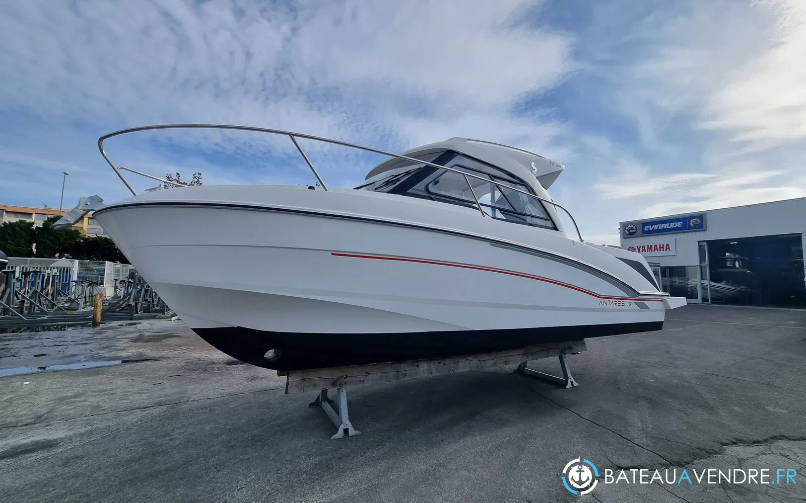 slider 2 Beneteau Antares 7 OB
