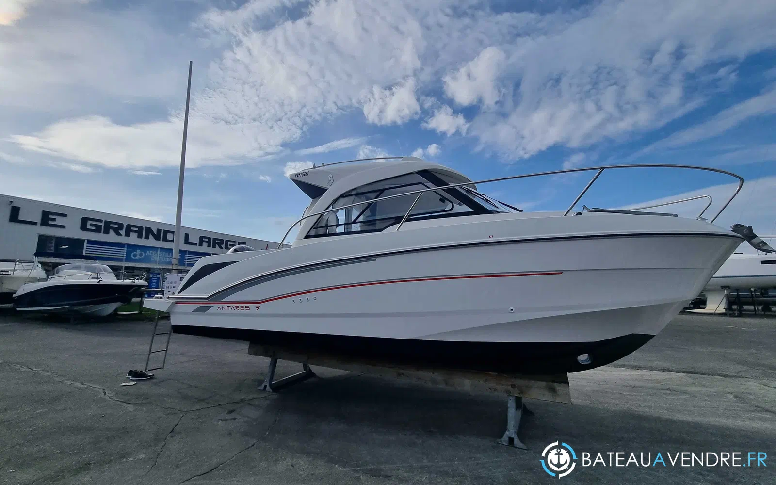 slider 3 Beneteau Antares 7 OB