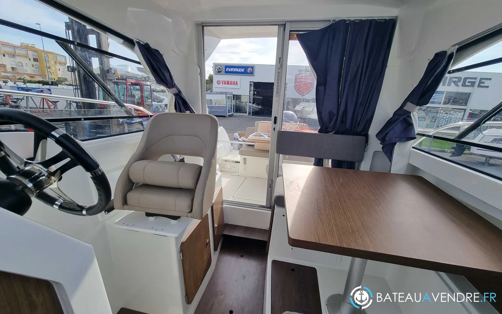slider 7 Beneteau Antares 7 OB