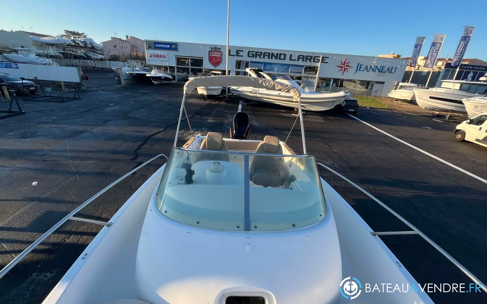 slider 4 Jeanneau Cap Camarat 755 WA