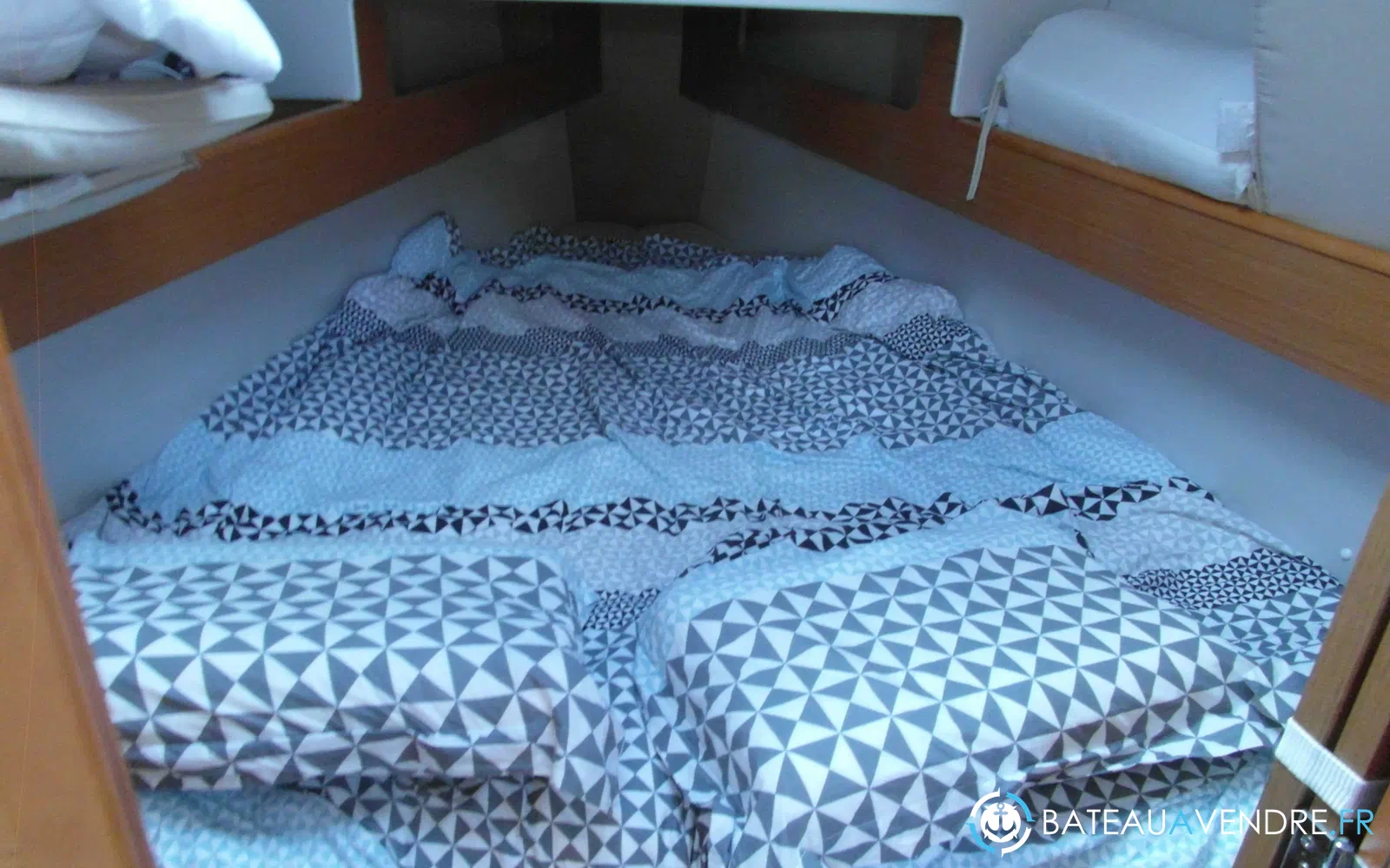 slider 11 Jeanneau Sun Odyssey 33 i