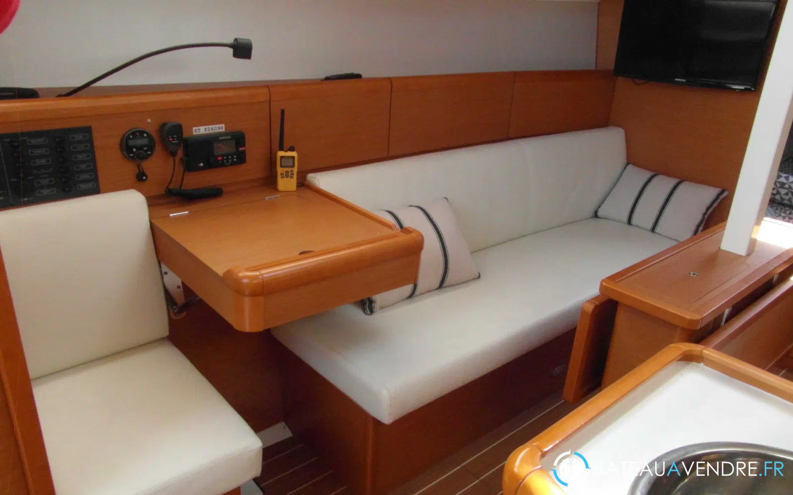 slider 7 Jeanneau Sun Odyssey 33 i