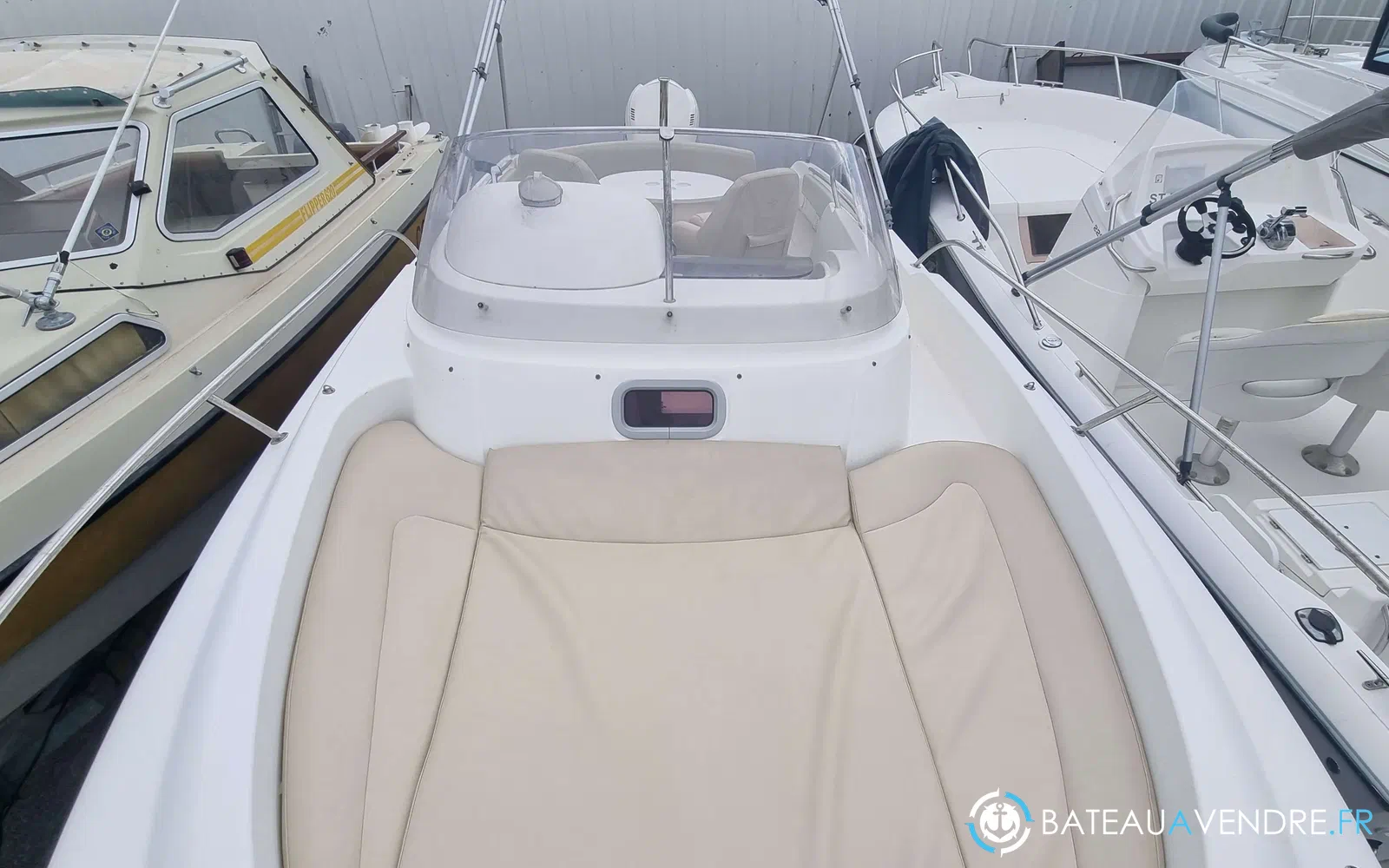slider 2 Jeanneau Cap Camarat 715 WA