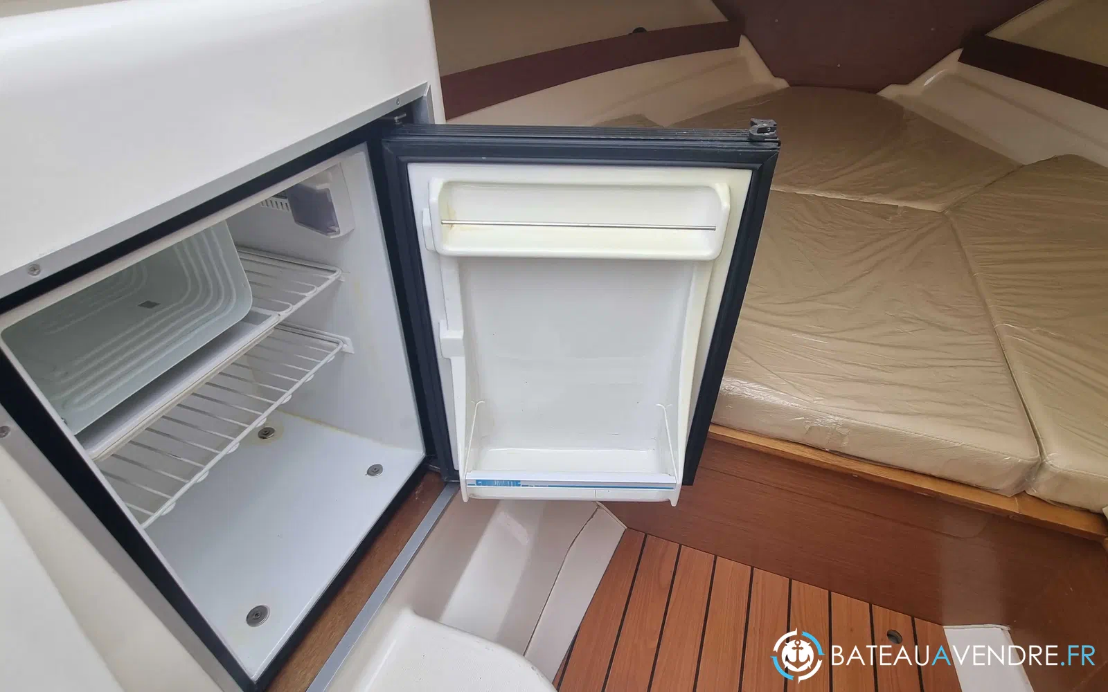 slider 8 Jeanneau Cap Camarat 715 WA