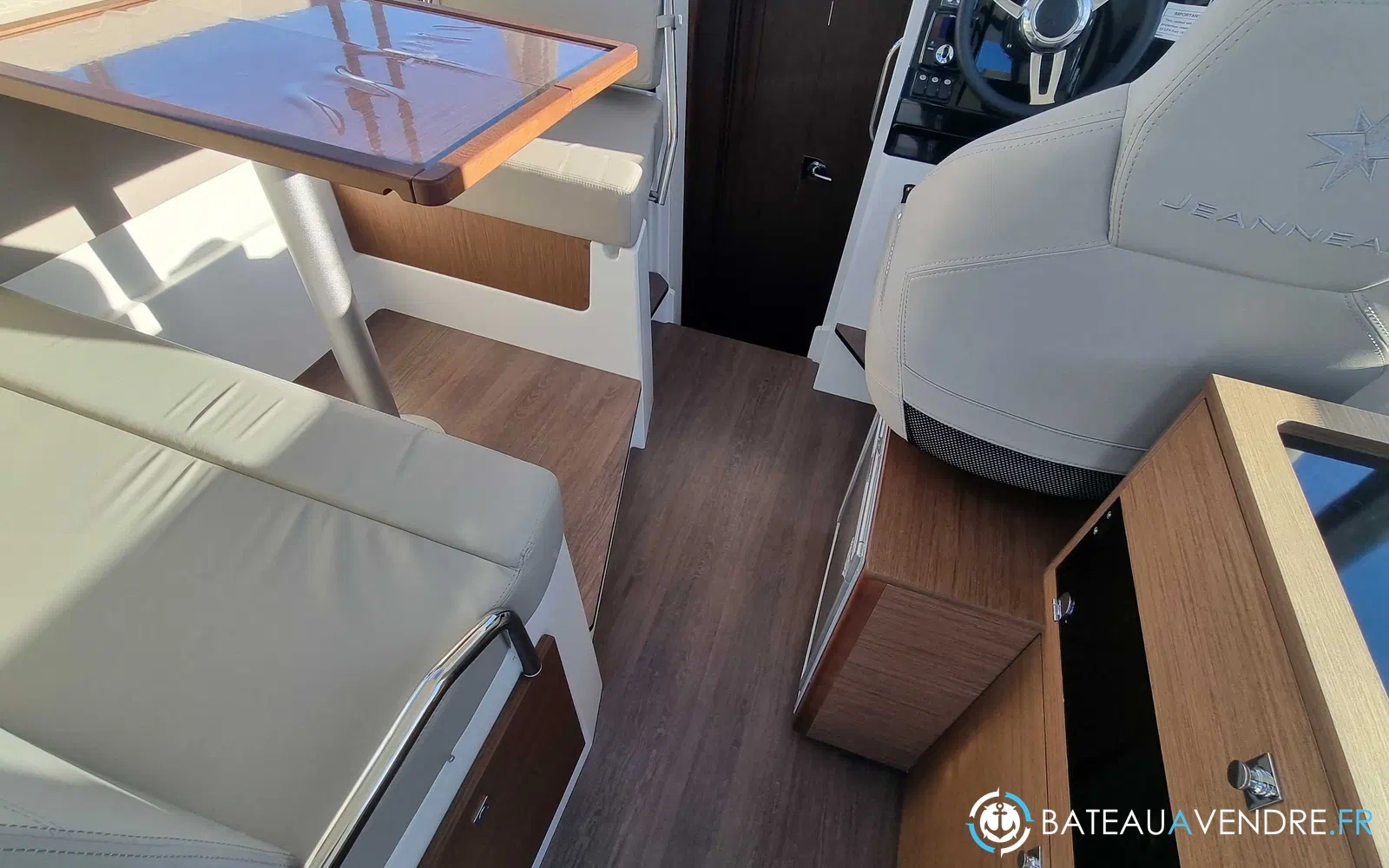 slider 7 Jeanneau Merry Fisher 895 Sport