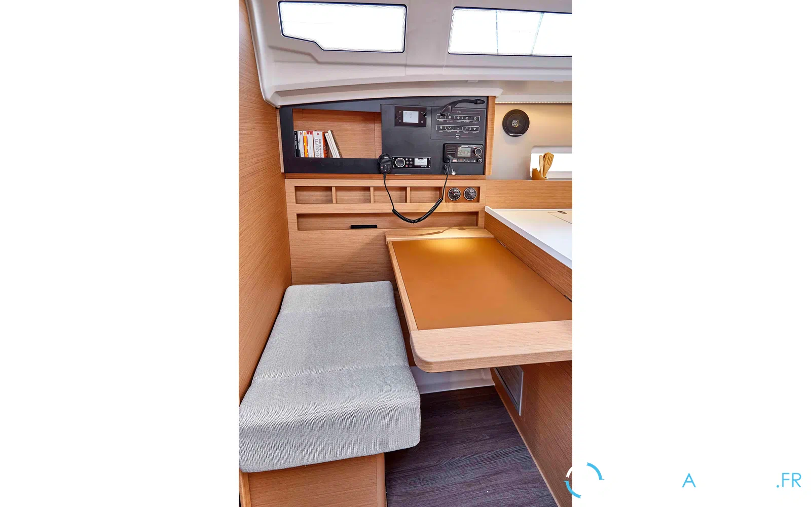 slider 15 Jeanneau Sun Odyssey 410
