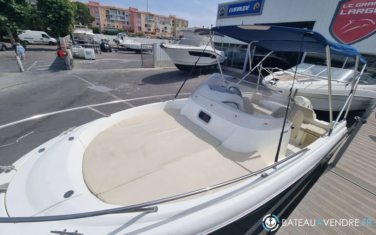 slider 4 Jeanneau Cap Camarat 635 WA