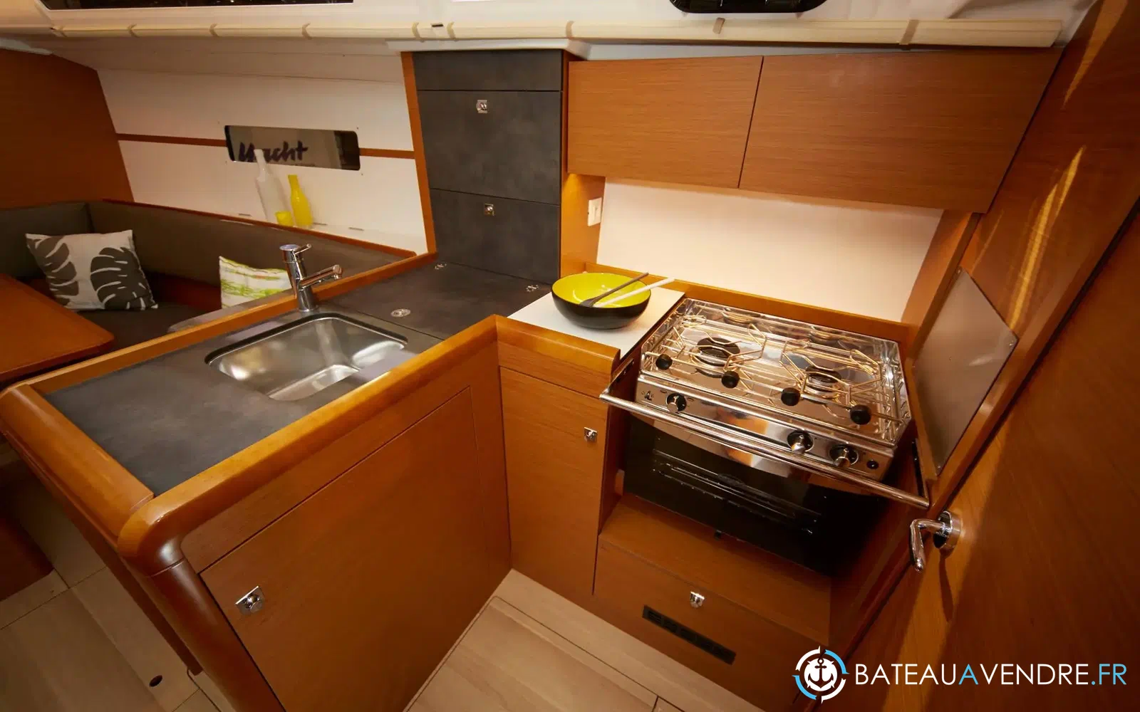 slider 10 Jeanneau Sun Odyssey 349