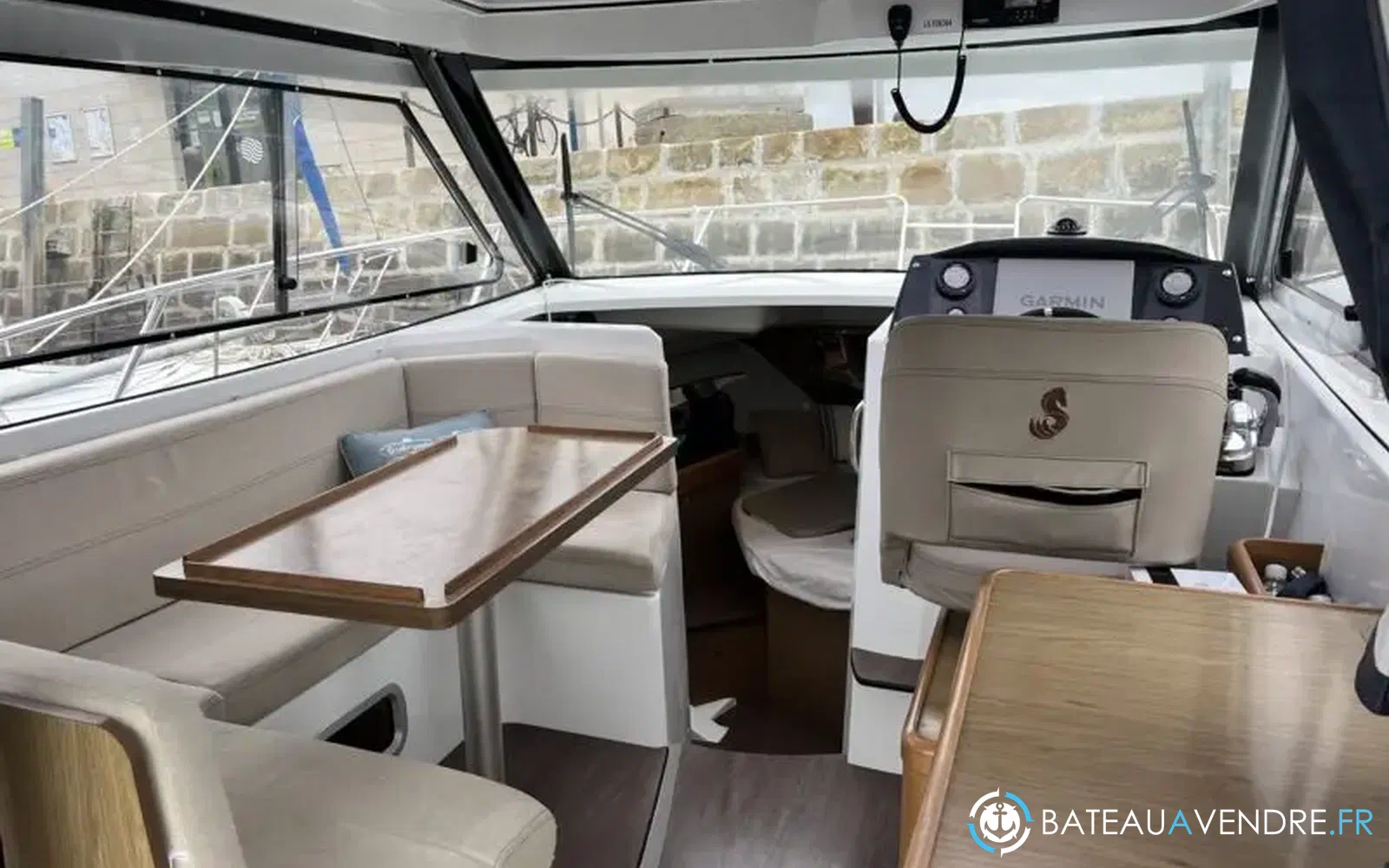 slider 1 Beneteau Antares 8.80