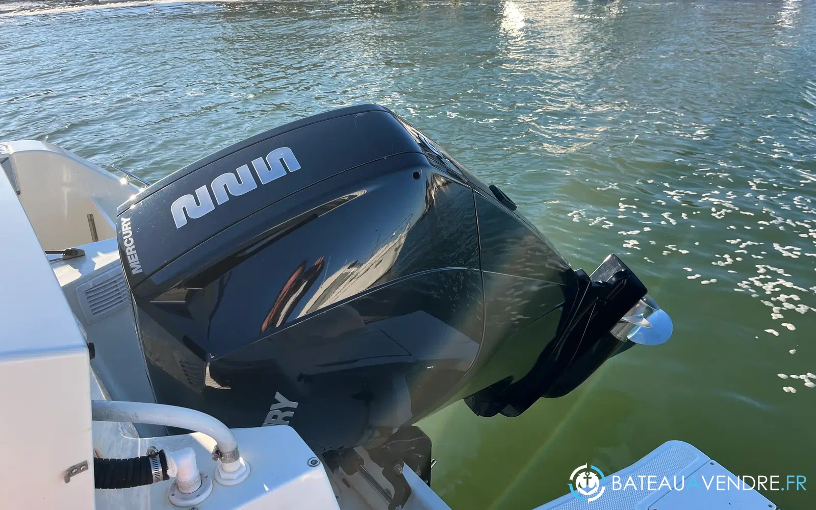 slider 5 Quicksilver Activ 705 Pilothouse