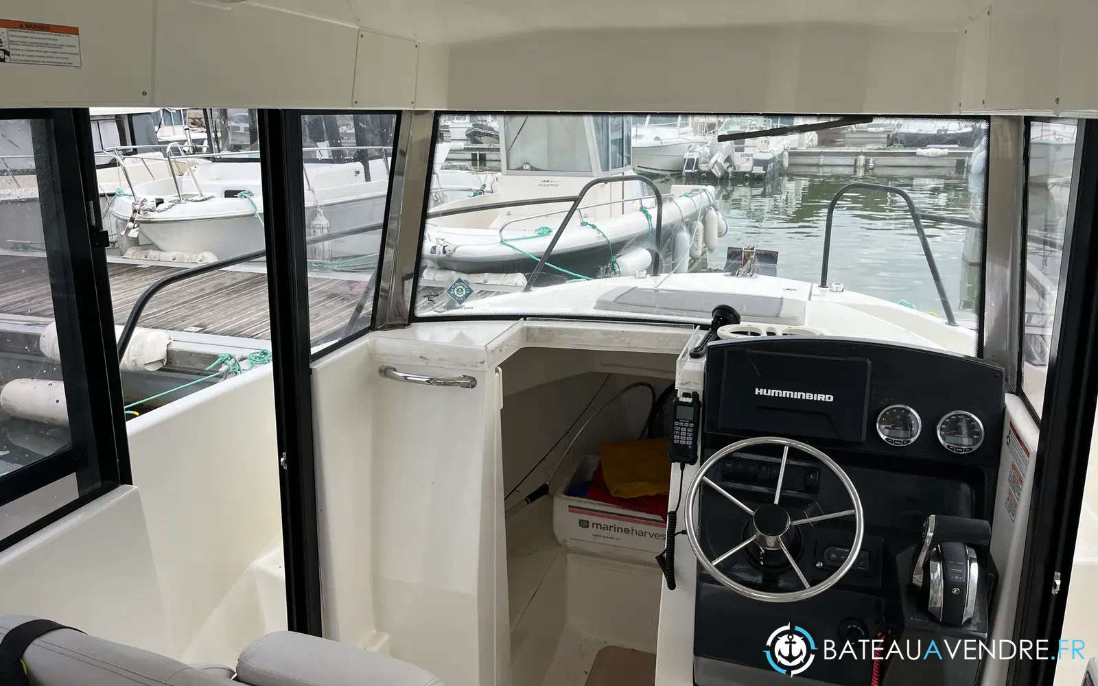 slider 6 Quicksilver Activ 705 Pilothouse