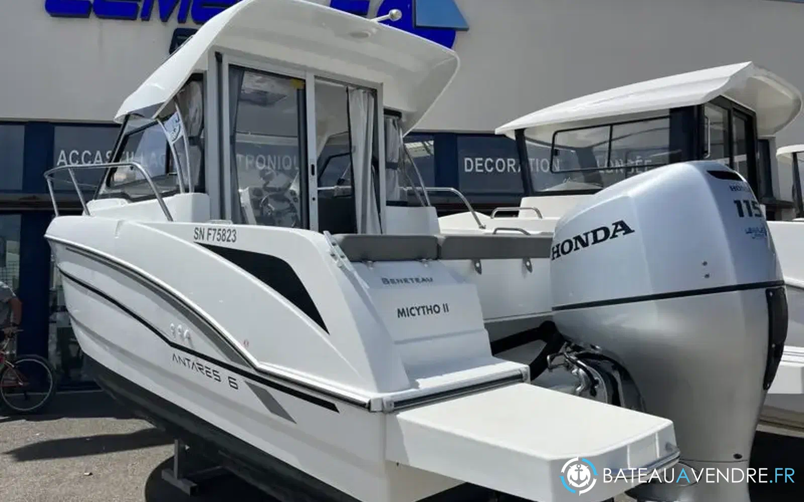 slider 0 Beneteau Antares 6 OB