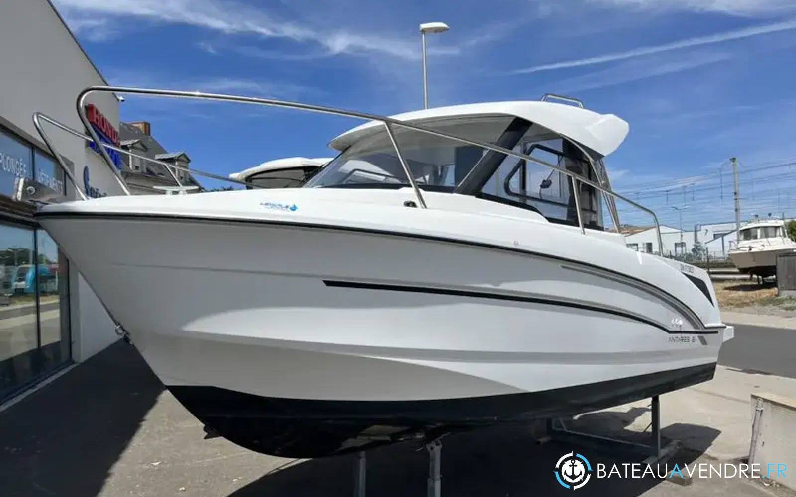 slider 1 Beneteau Antares 6 OB