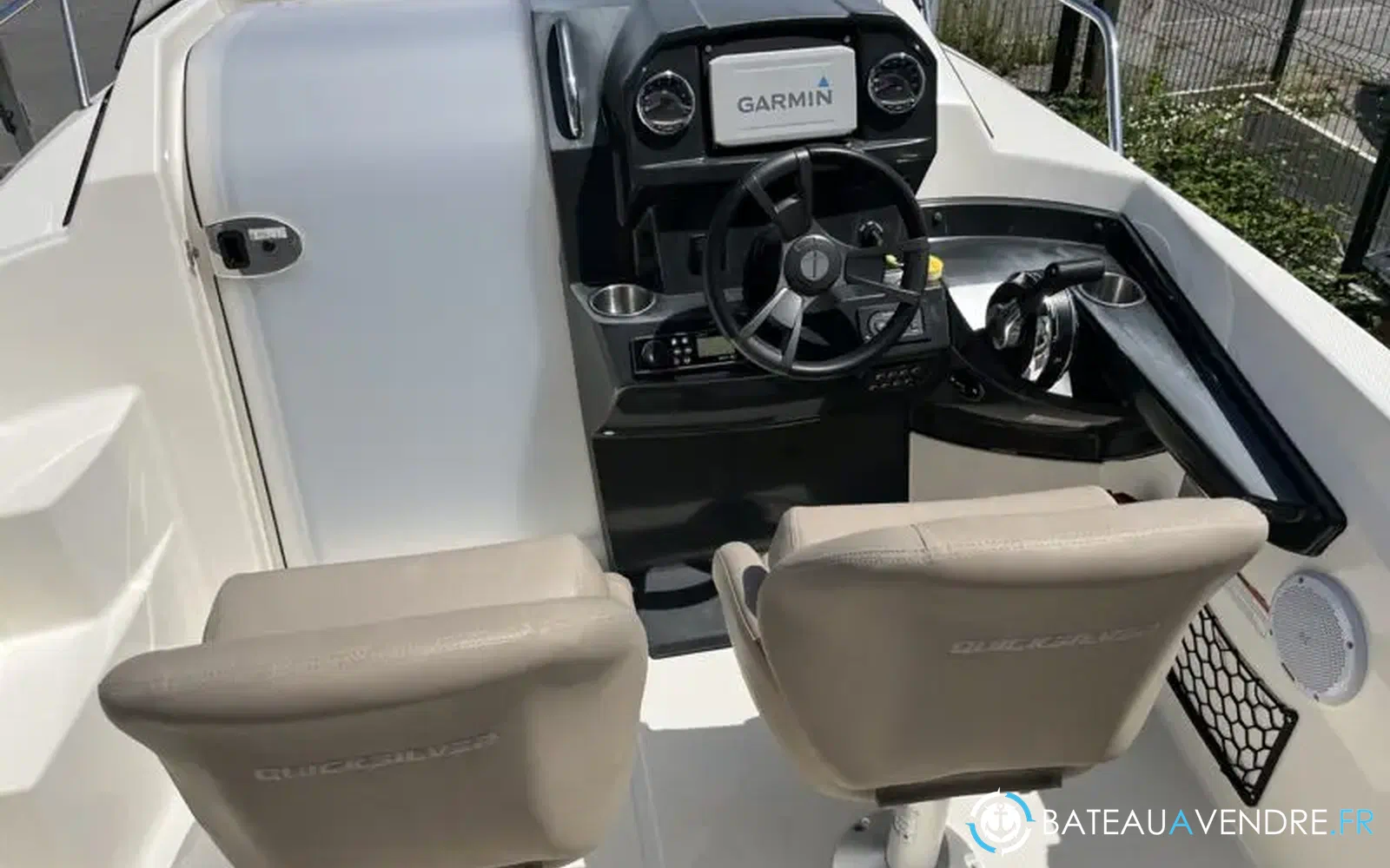 slider 8 Quicksilver Activ 555 Open