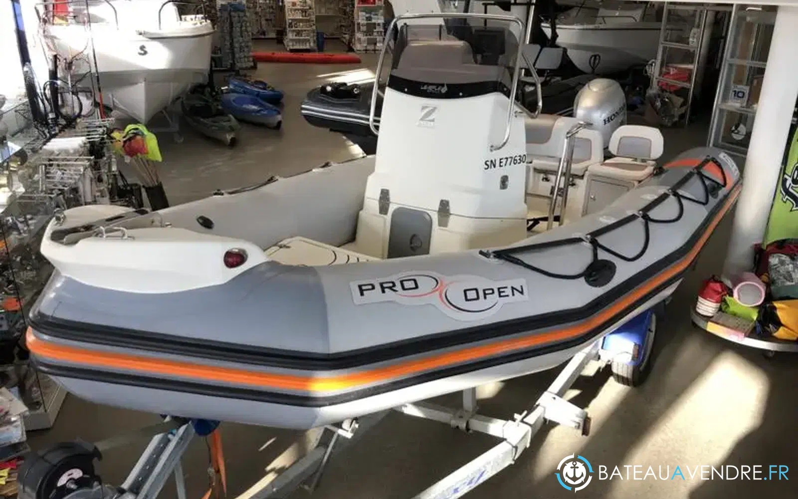 slider 0 Zodiac Pro Open 550