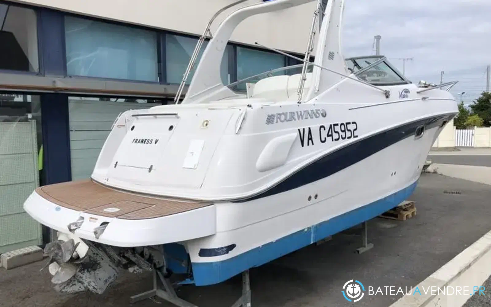 slider 1 Four Winns Vista 268
