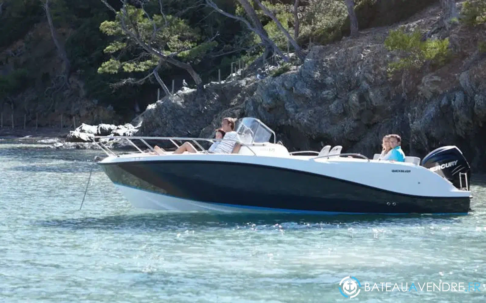 slider 0 Quicksilver 675 Sundeck
