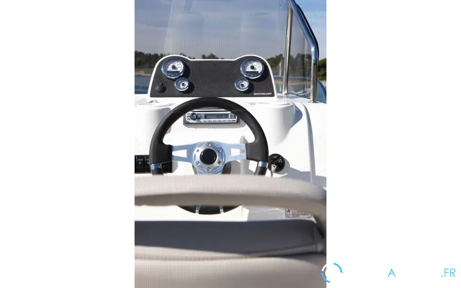 slider 5 Quicksilver 675 Sundeck