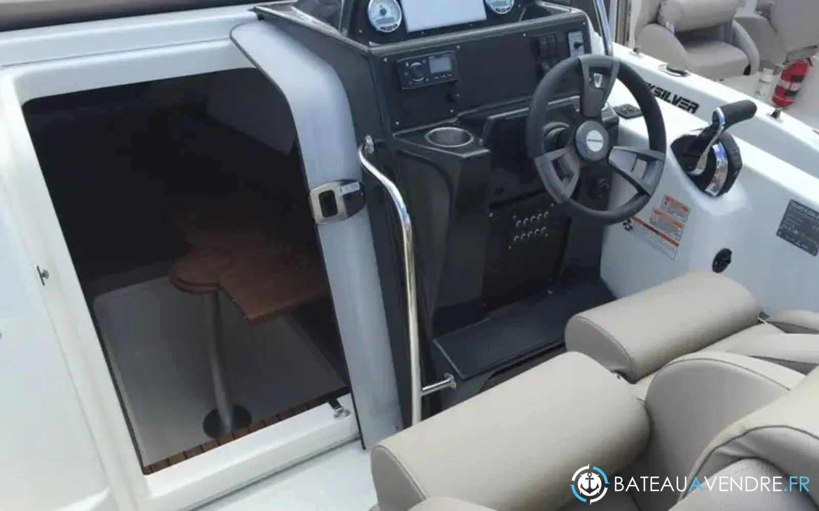 slider 6 Quicksilver Activ 755 Sundeck