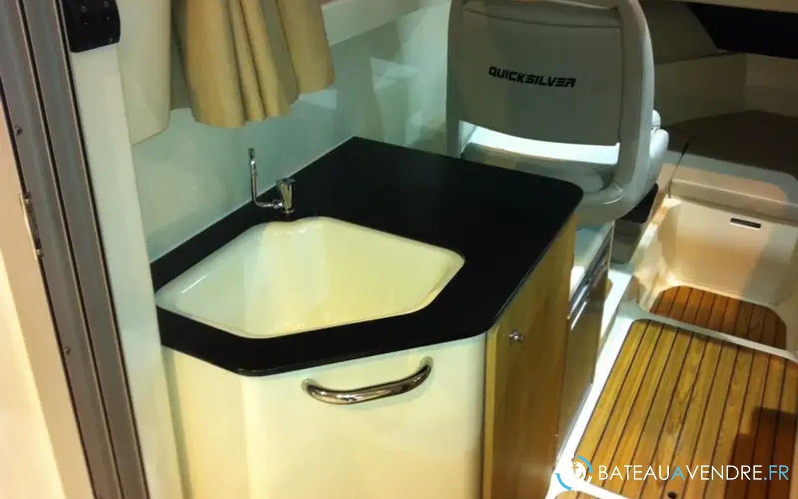 slider 6 Quicksilver 755 Pilothouse