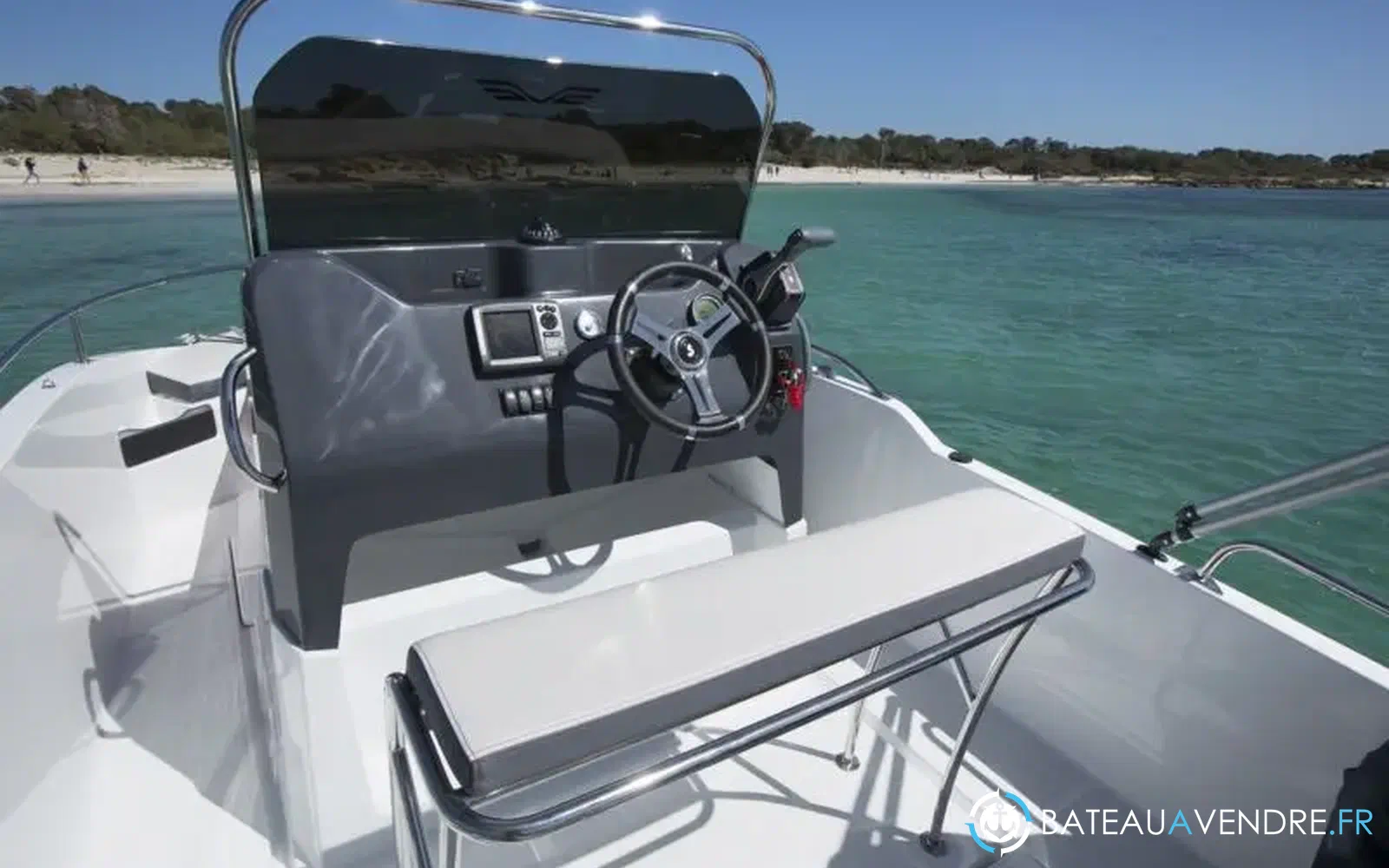 slider 4 Beneteau Flyer 5