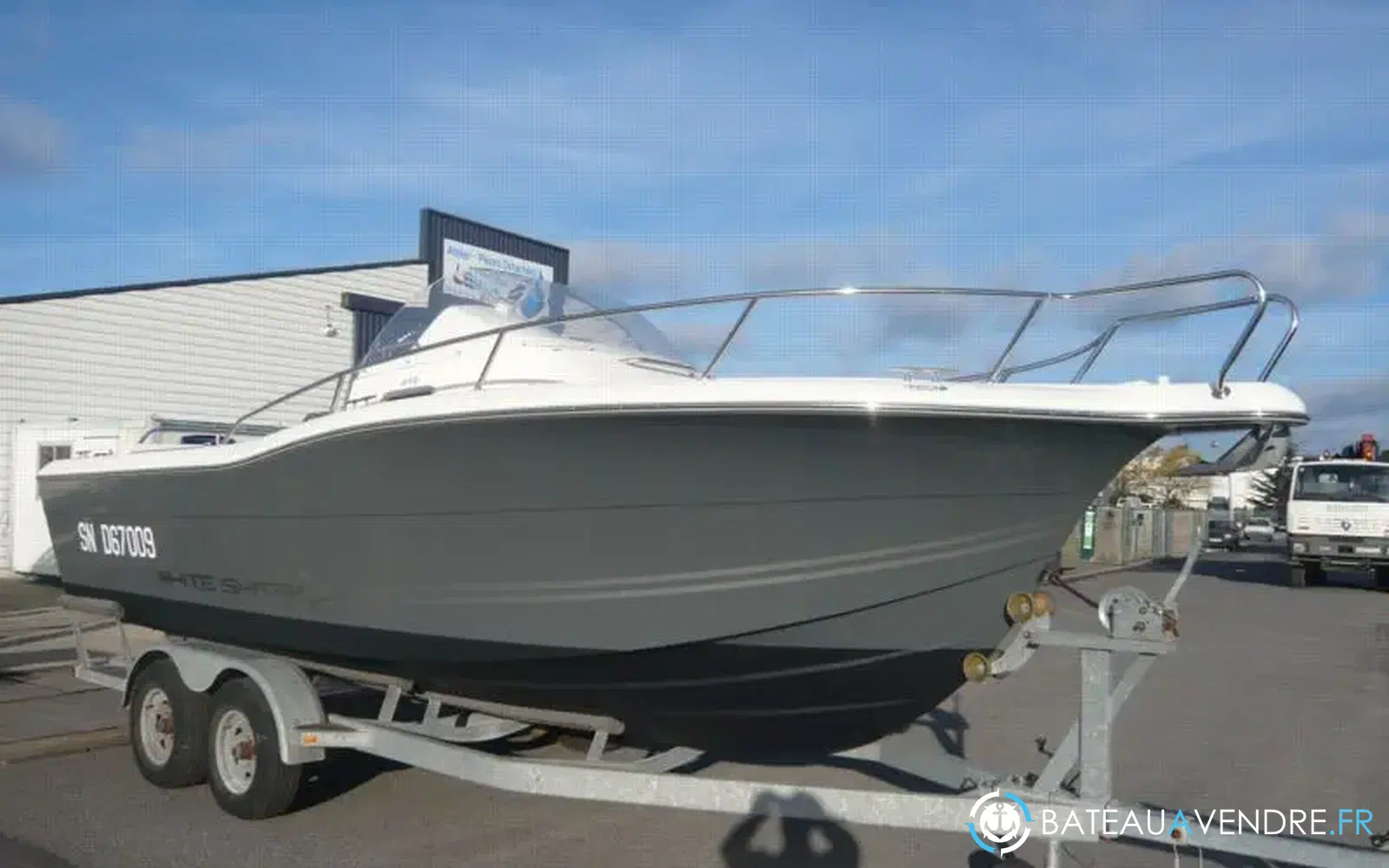slider 1 Kelt White Shark 248