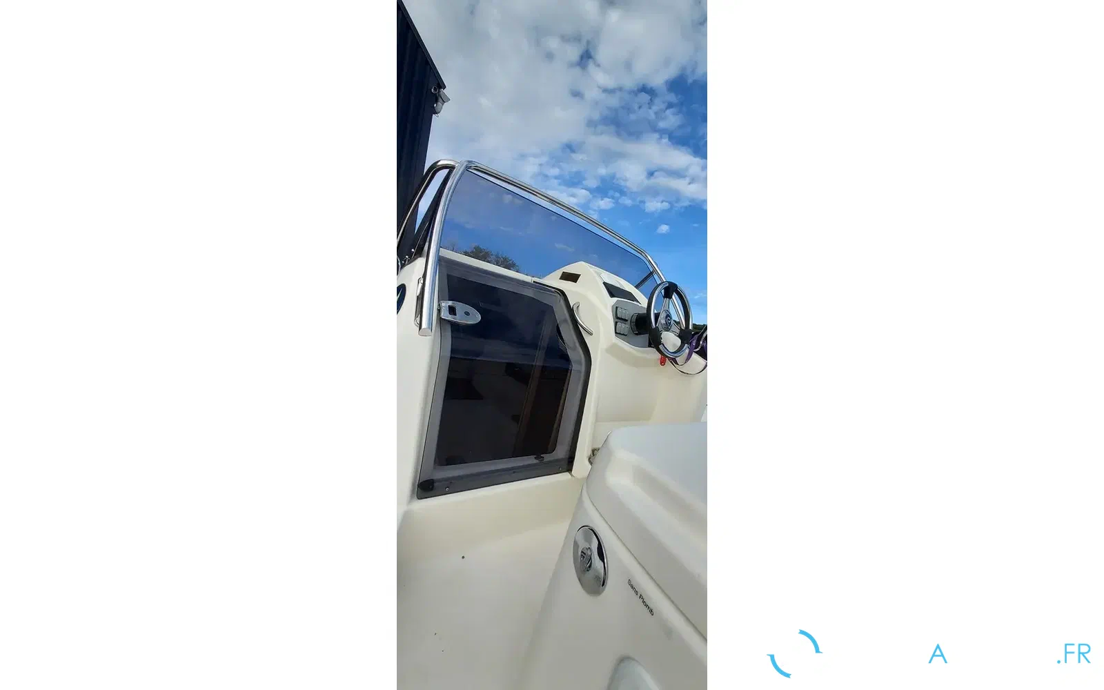 slider 4 Zodiac N-ZO 700 Cabin