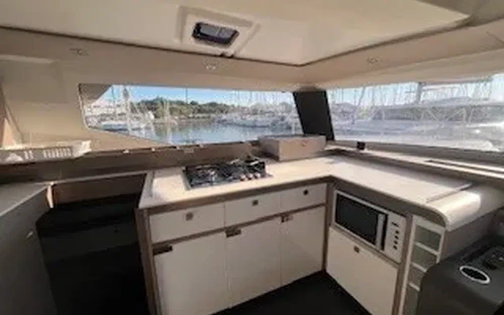 slider 14 Fountaine Pajot Elba 45