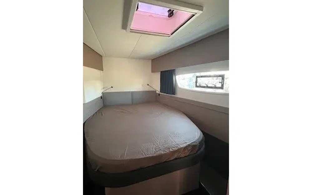 slider 16 Fountaine Pajot Elba 45