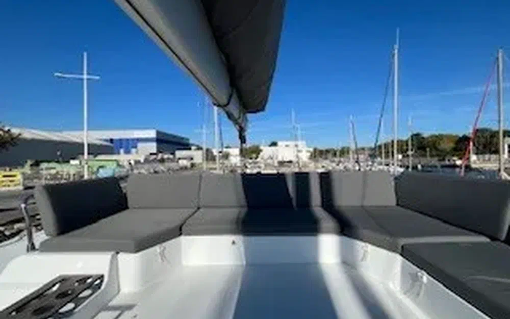 slider 32 Fountaine Pajot Elba 45