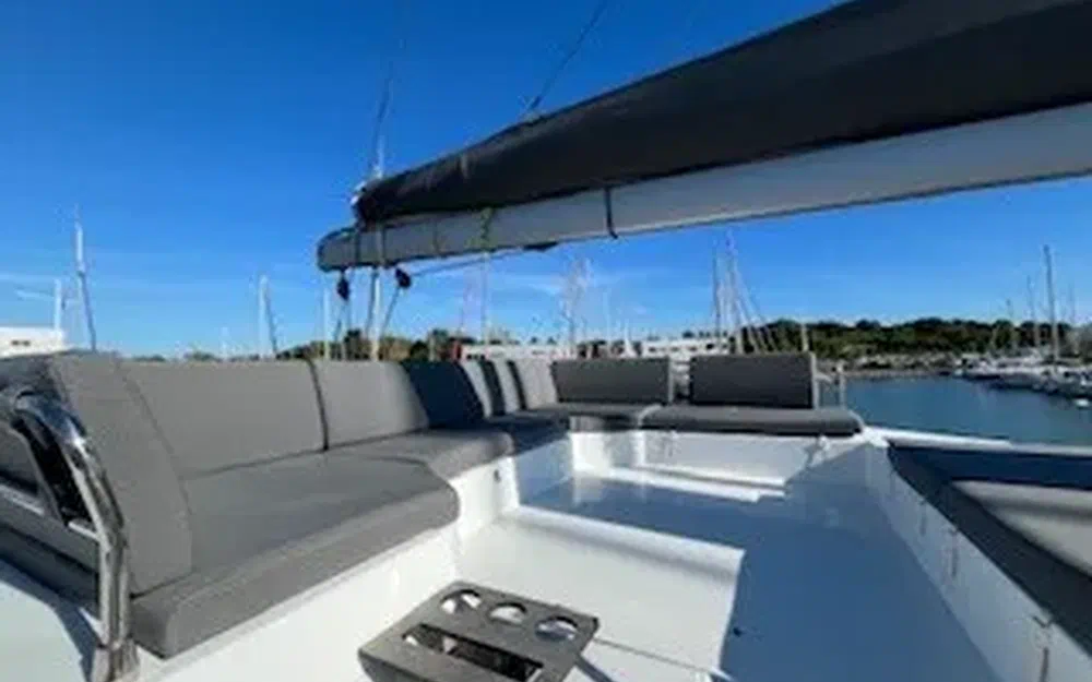 slider 44 Fountaine Pajot Elba 45