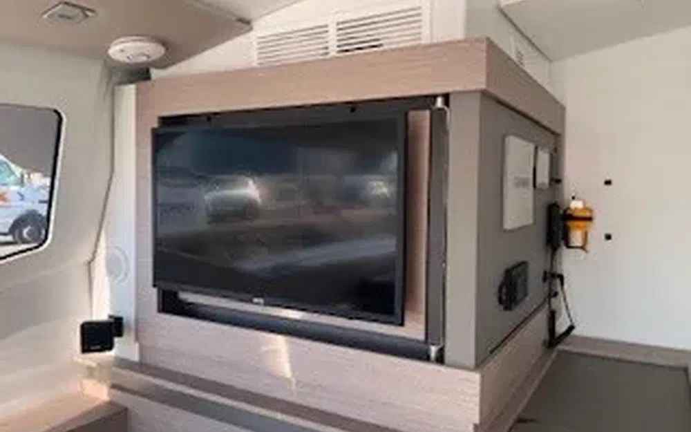 slider 45 Fountaine Pajot Elba 45