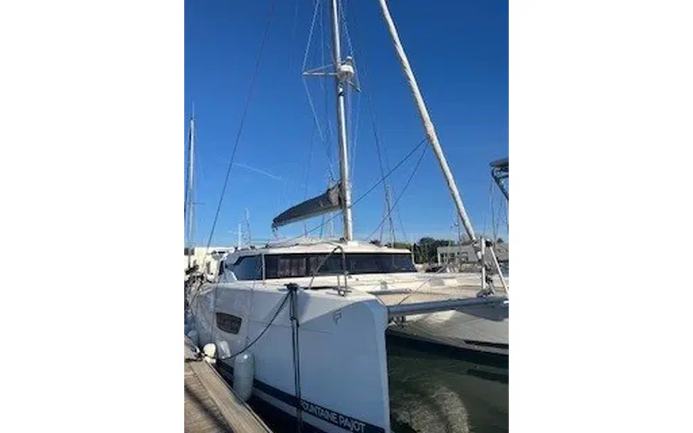 slider 5 Fountaine Pajot Elba 45