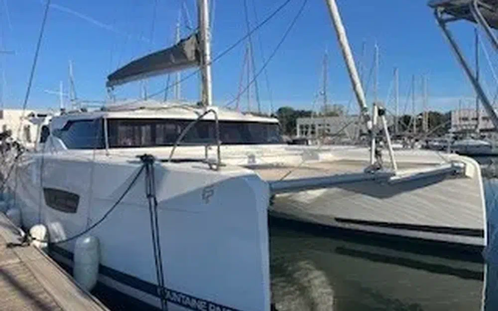 slider 6 Fountaine Pajot Elba 45