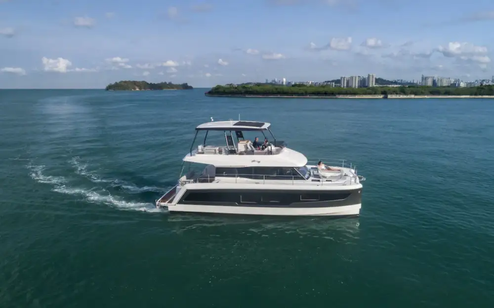 slider 1 Fountaine Pajot My 5