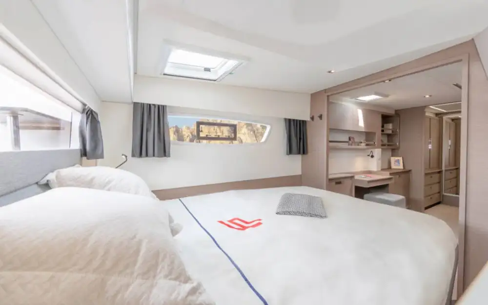 slider 17 Fountaine Pajot Elba 45