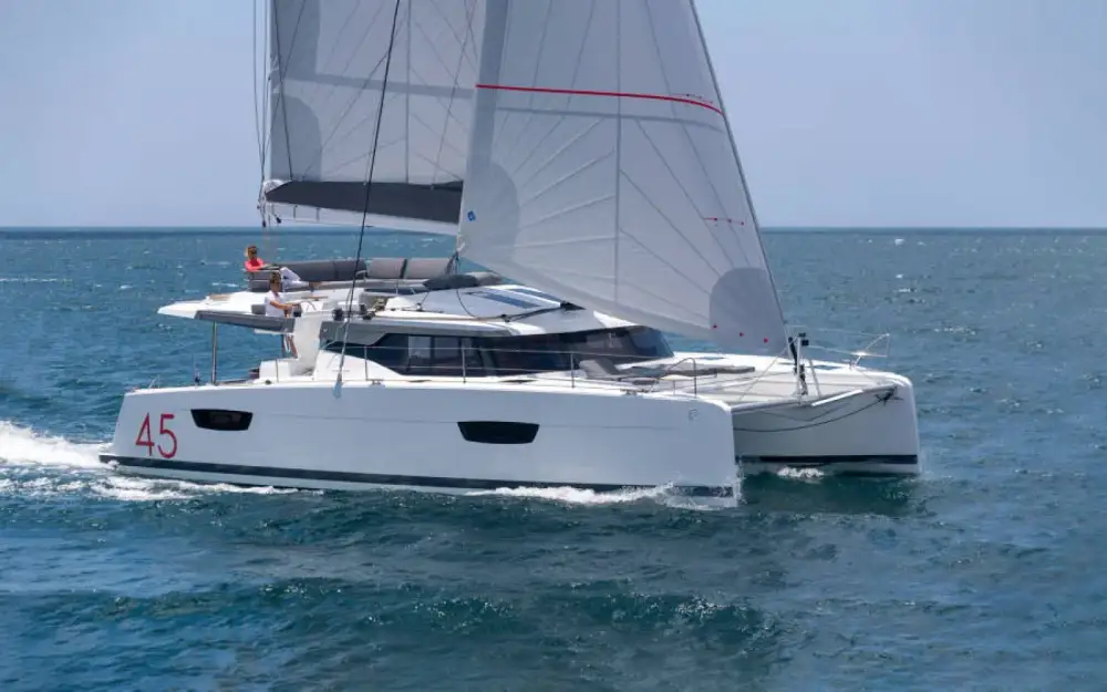 slider 3 Fountaine Pajot Elba 45