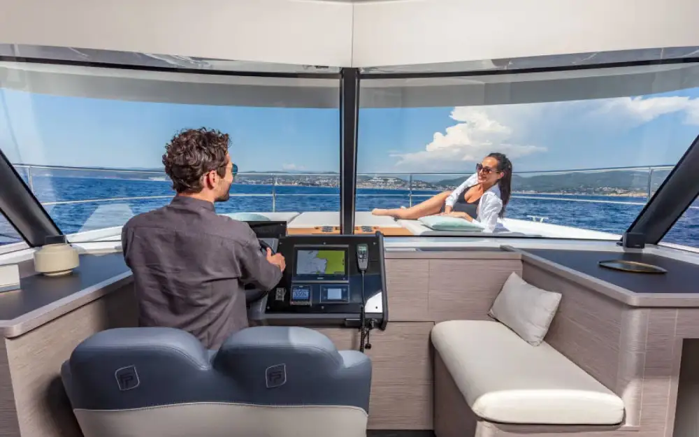 slider 1 Fountaine Pajot My 4 S