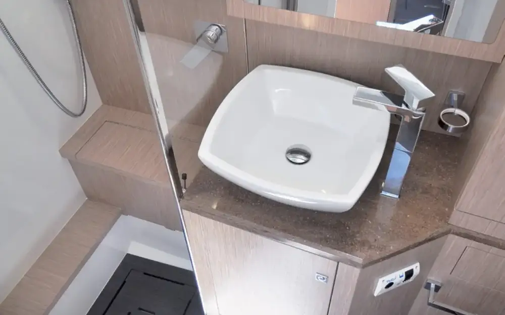 slider 4 Nuova Jolly Prince 43 Luxury Cabin
