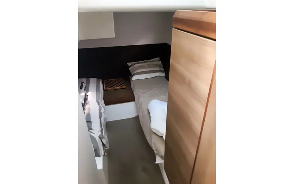 slider 8 Sealine C35